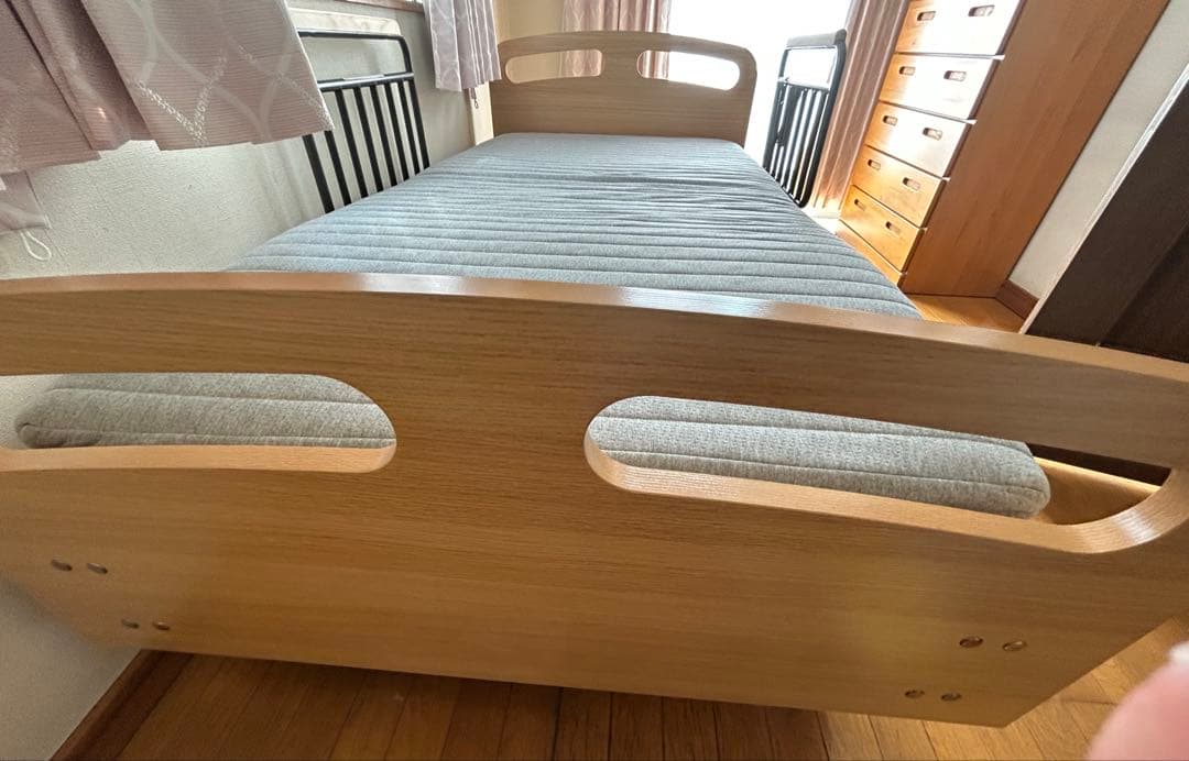 電動介護ベッド 3モーター 手すり付 説明書有　たのメル便‼️値下げ可能‼️