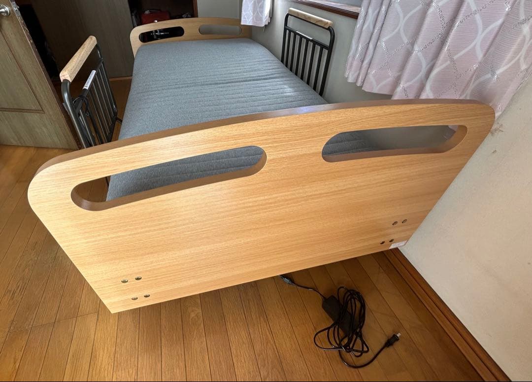 電動介護ベッド 3モーター 手すり付 説明書有　たのメル便‼️値下げ可能‼️