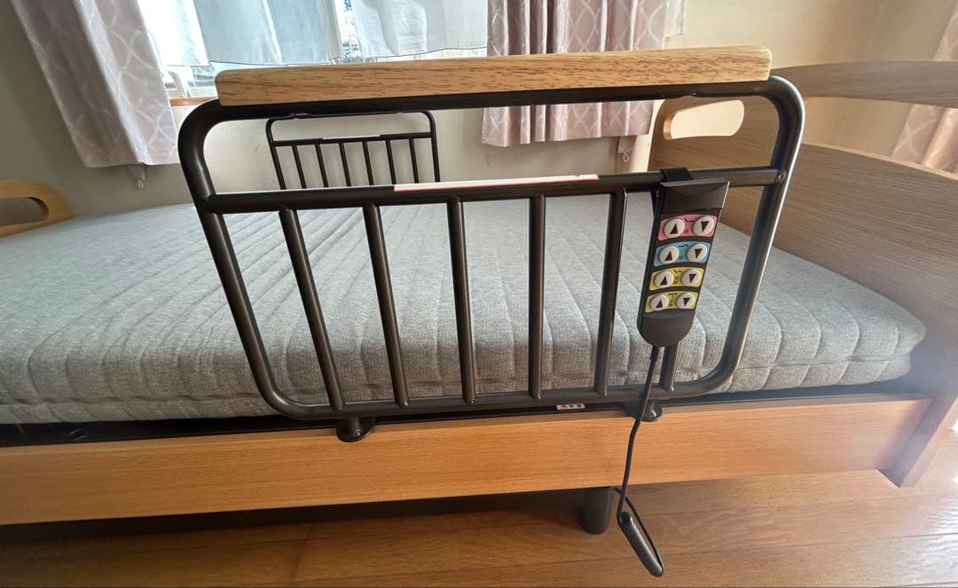 電動介護ベッド 3モーター 手すり付 説明書有　たのメル便‼️値下げ可能‼️