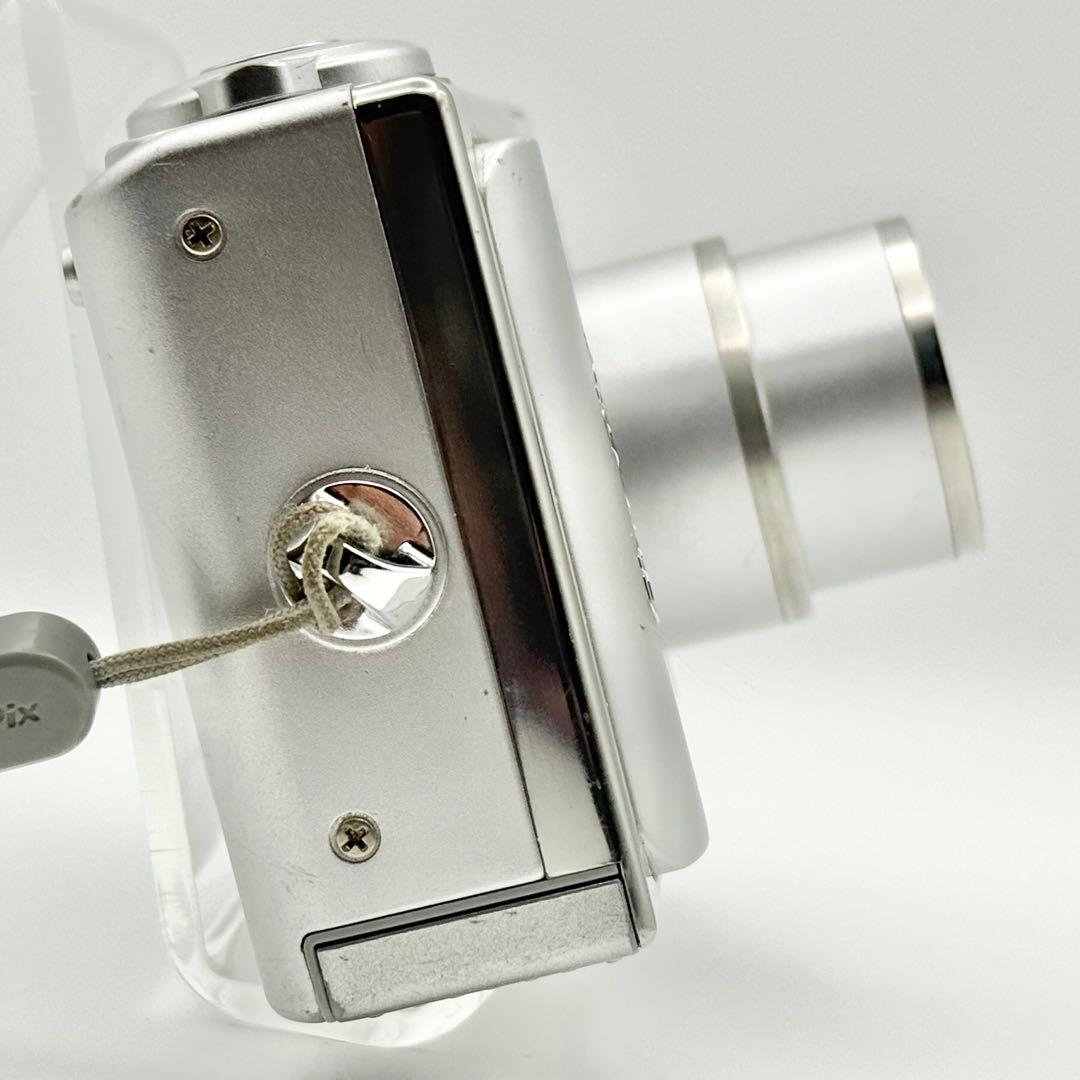 【動作品】FUJIFILM finepix F11 コンデジ デジタルカメラ