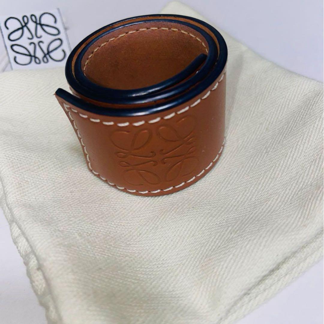 LOEWE レザーバングル