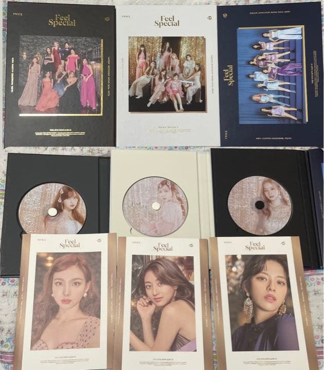 サナ　ミナ　モモ　ナヨンtwice アルバム　トレカ　写真集　缶バッジ　アクスタ