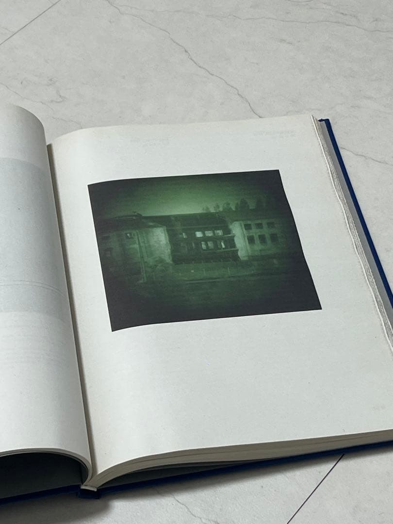 アート・デザイン・音楽 Thomas Ruff: Surfaces, Depths