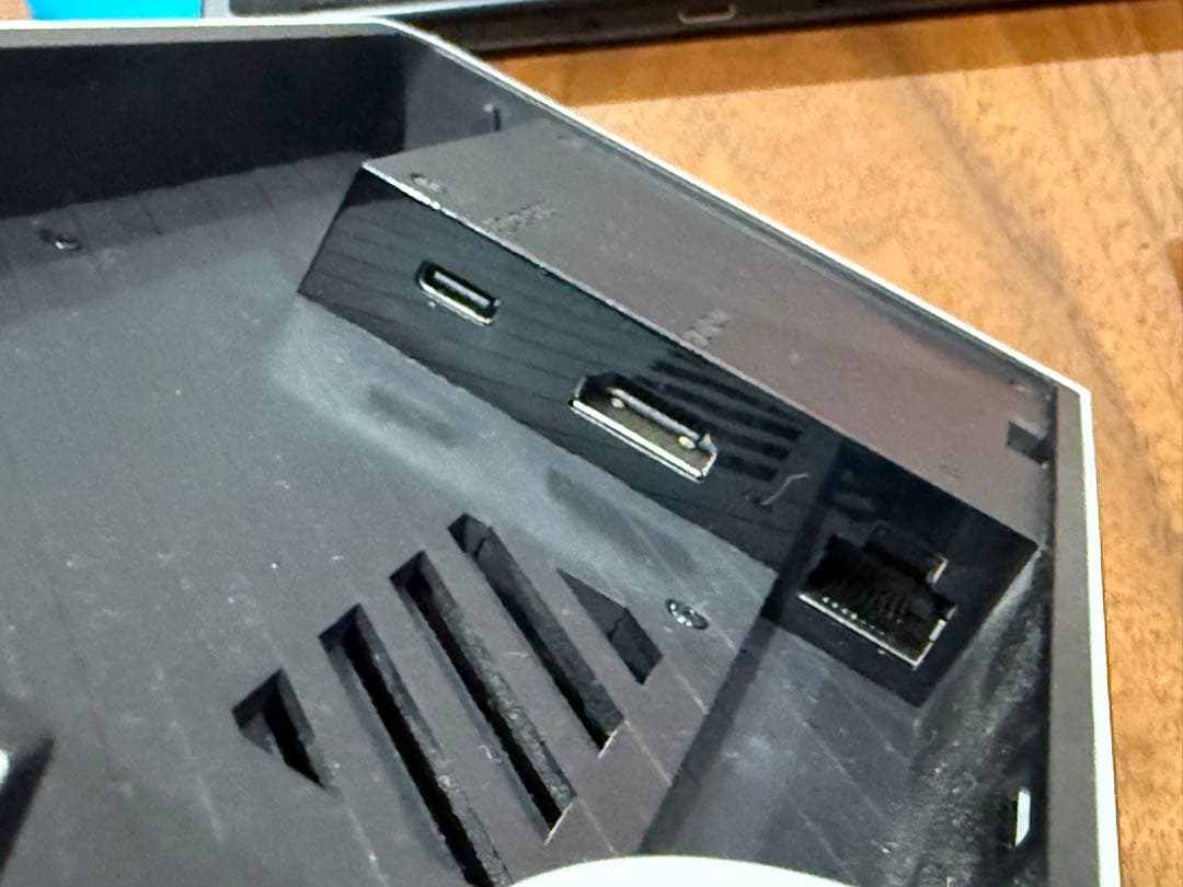 Nintendo Switch本体Joy-Con、有線LAN対応純正dock付き