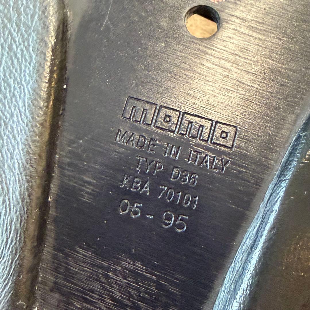 momo 36cm レザーステアリング