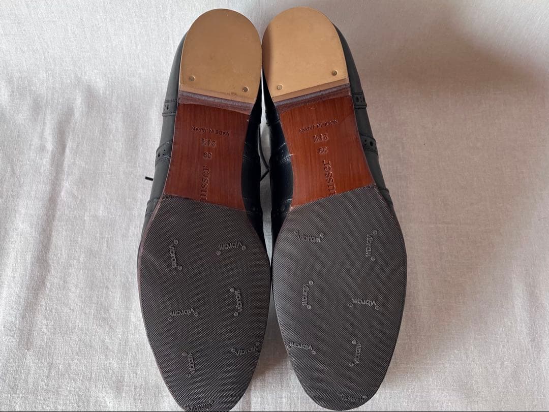 chausser ブラック ウィングチップ 革靴