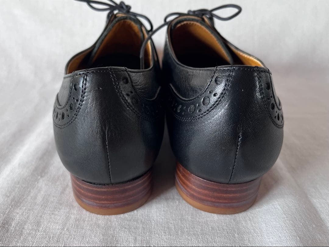 chausser ブラック ウィングチップ 革靴