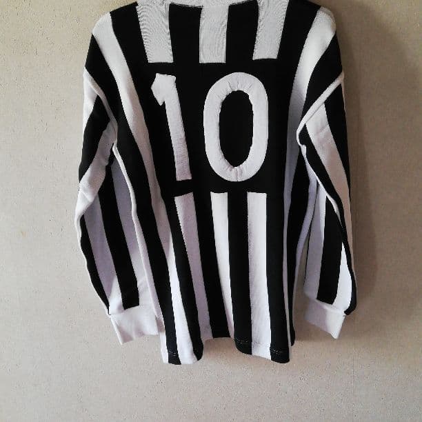 ユベントスプラティニ#10　長袖ユニフォーム(おまけ付き)