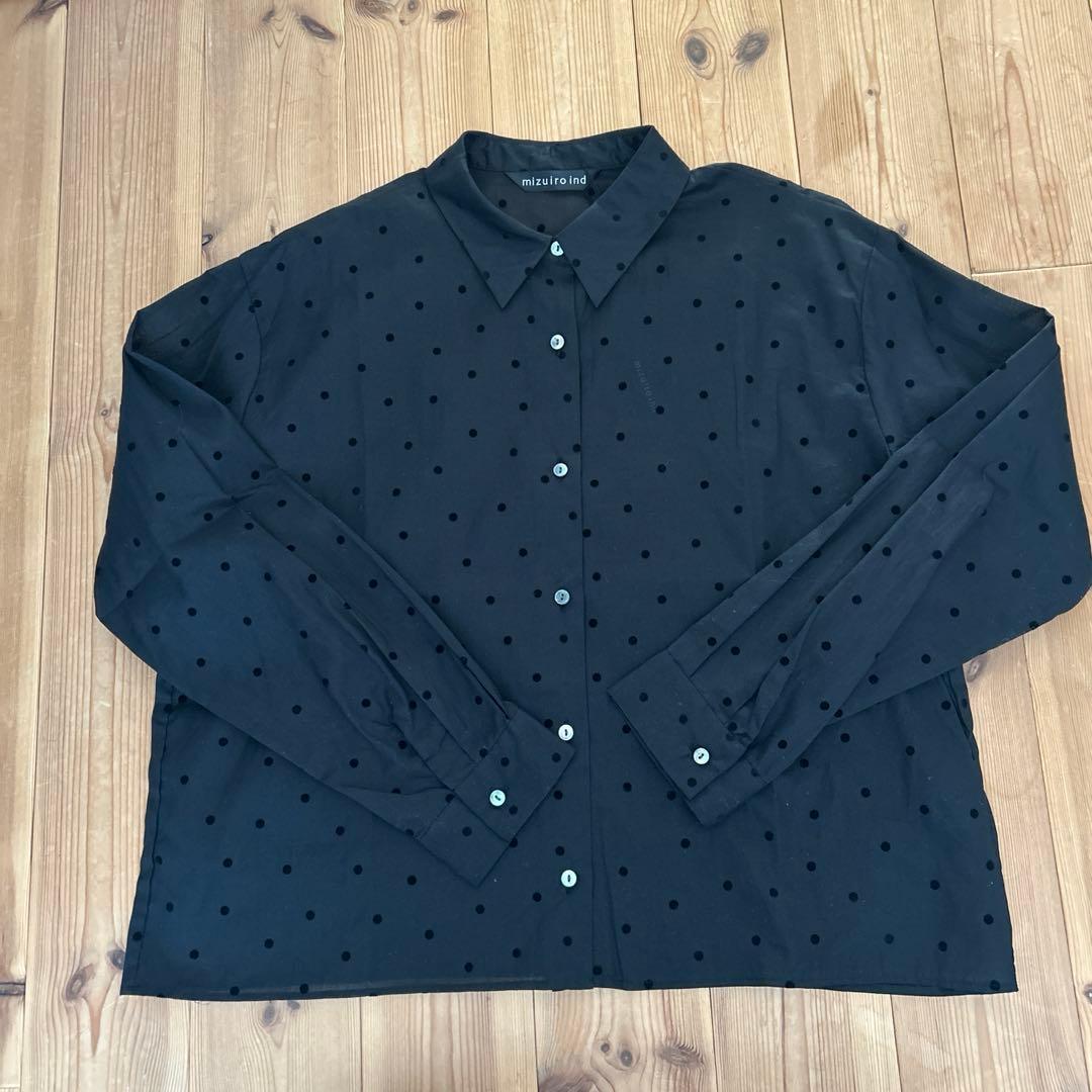 mizuiro ind フロッキードットプリントシャツ / ブラック