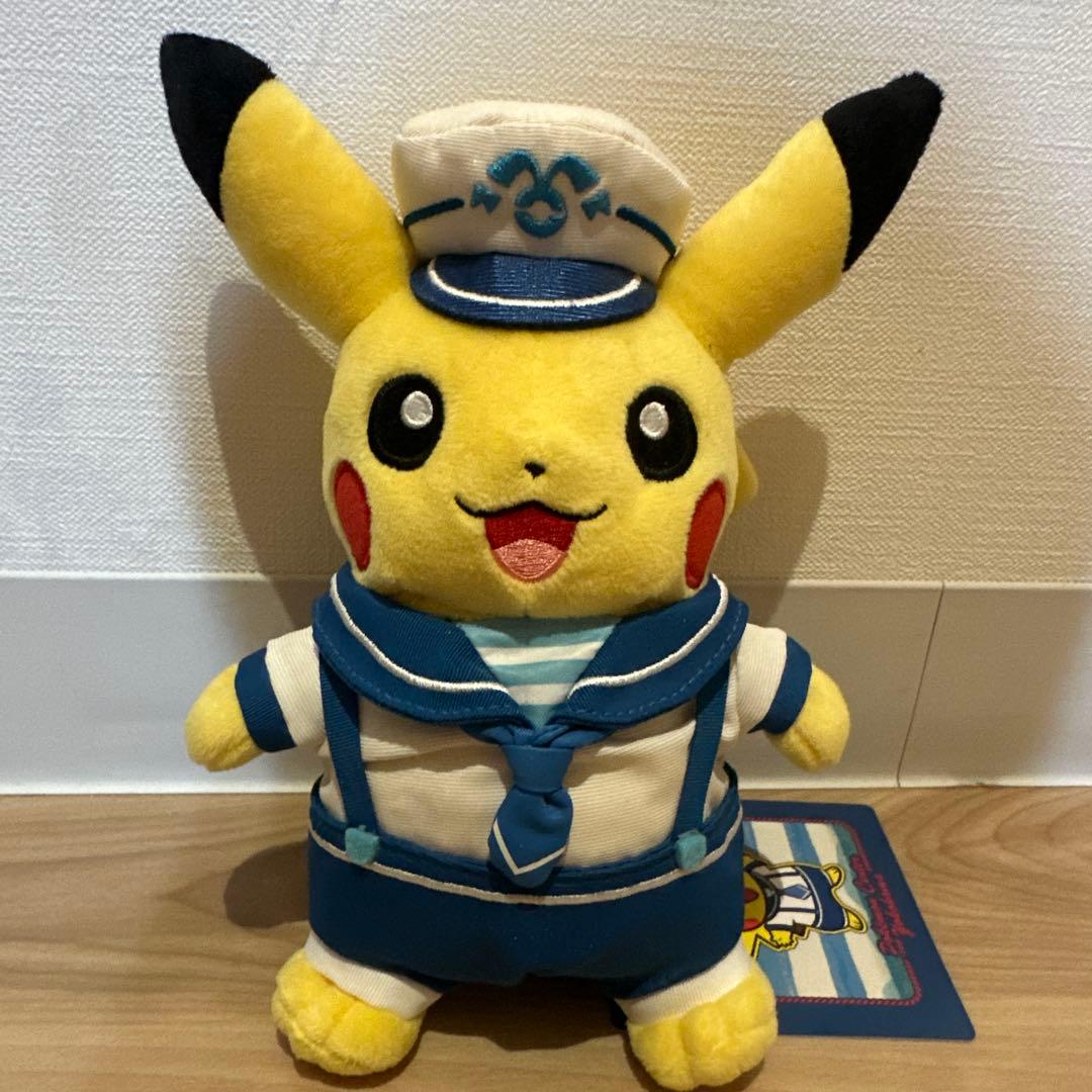 ヨコハマ　ピカチュウ　ぬいぐるみ