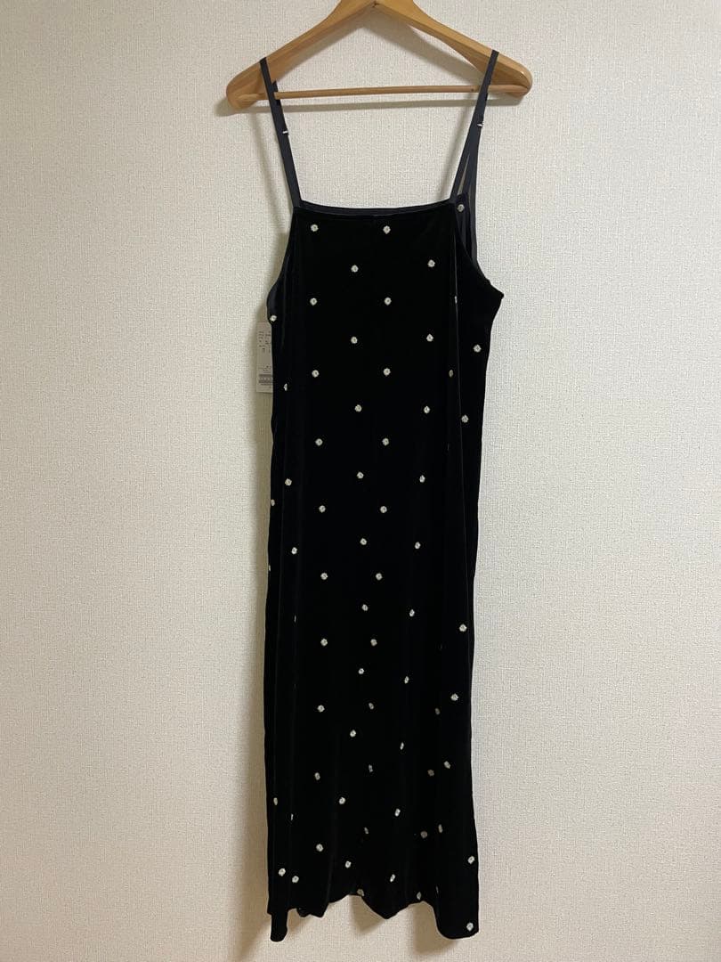 新品　B.C STOCK ベロアフラワー刺繍ワンピース