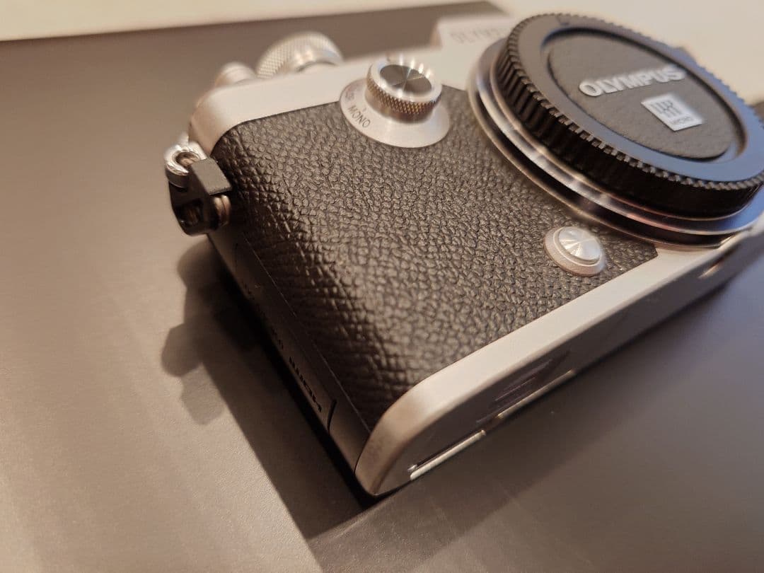 g*y様 OLYMPUS PEN-F 本体、レンズセット