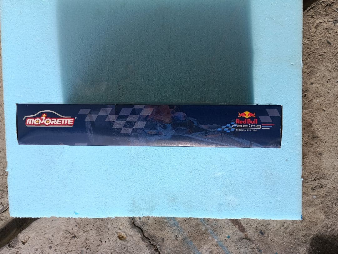 ミニカー Majorette Red Bull Racing Truck Set