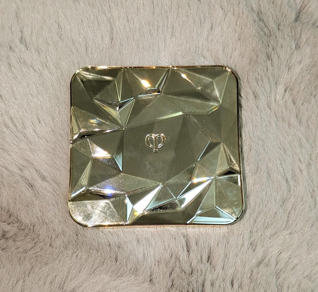 クレ・ド・ポー ボーテ マルチカラー フェイスパウダー