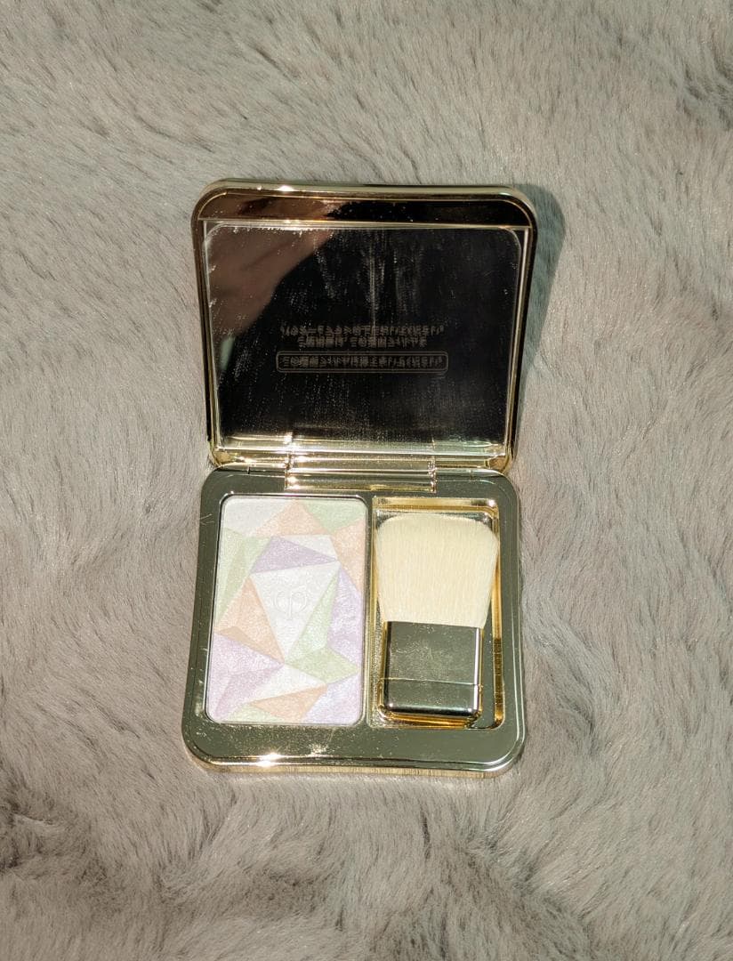 クレ・ド・ポー ボーテ マルチカラー フェイスパウダー