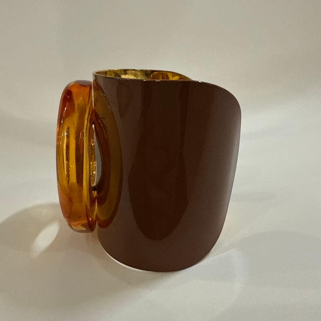 MARNI ブラウンとゴールドのオーバルバングル