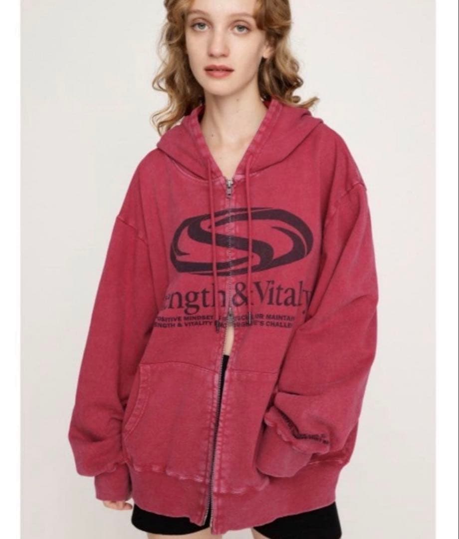 トップス SLY PRINT OVER HOODIE