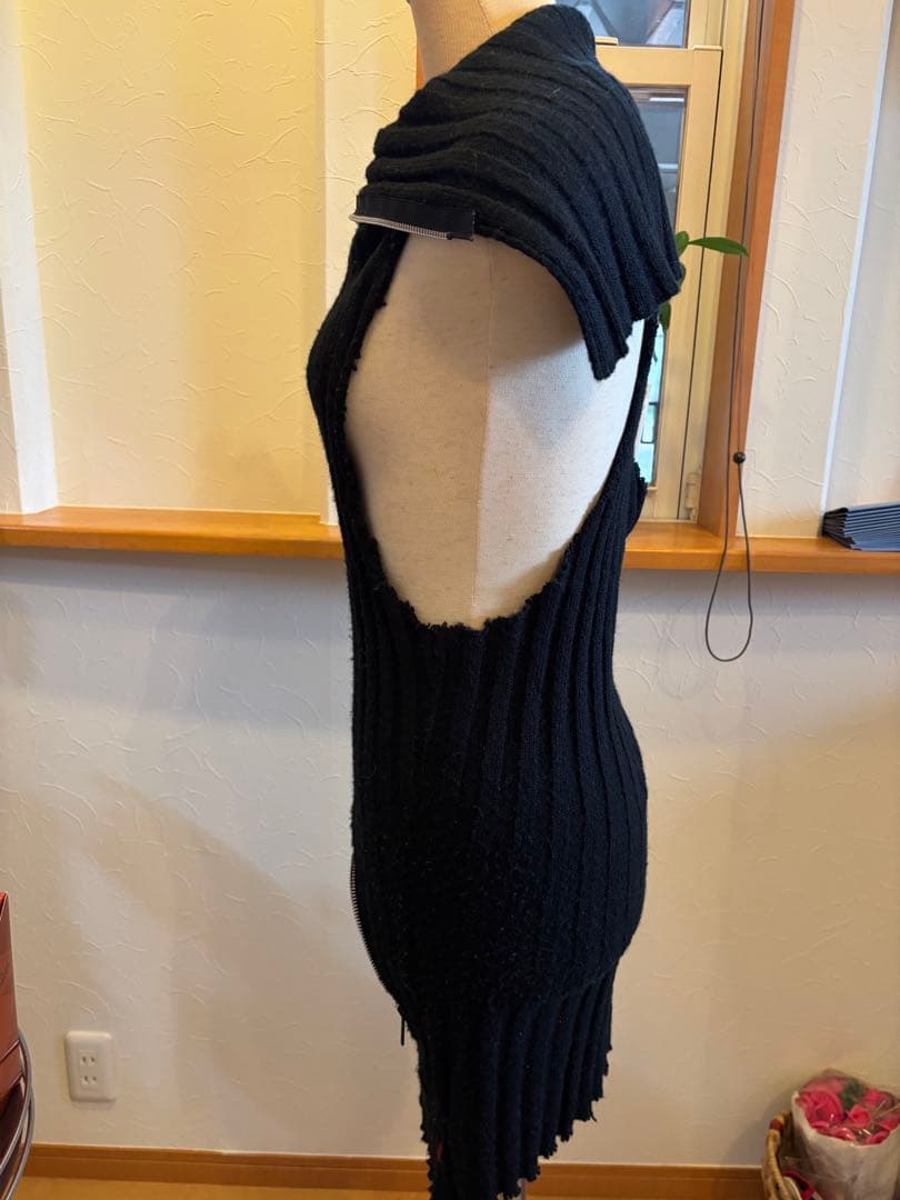 LGB 黒リブ編みニットベスト