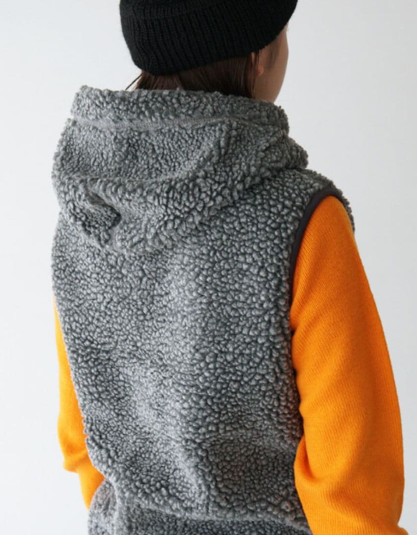 551634】Gymphlexジムフレックス ボアベストくるみボタンフーデ