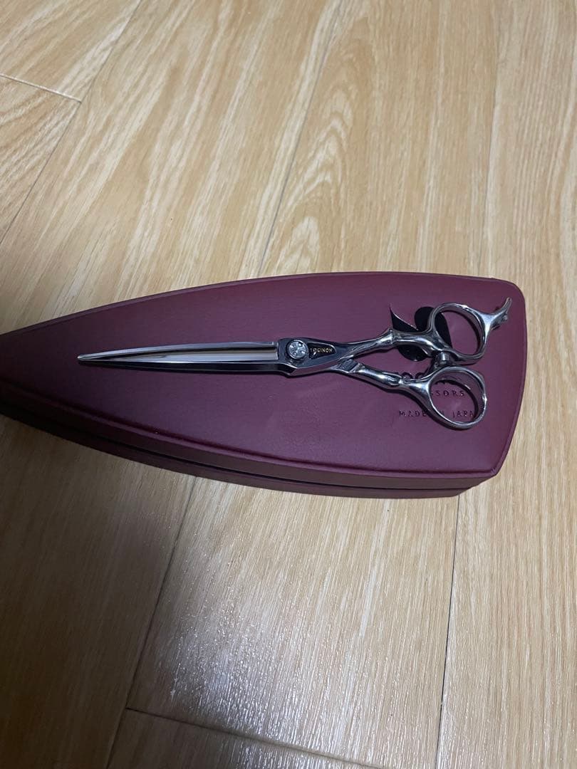 トギノンネオシザー