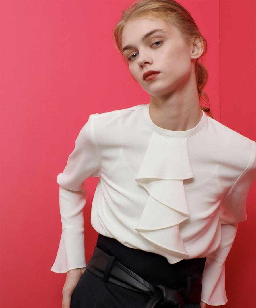 アルアバイル　ルルウィルビー ラッフルスタンドブラウス