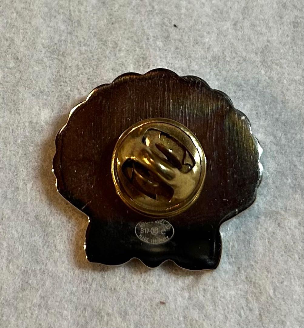 CHANELシャネル　ピンバッジ　ブローチ　貝パール　CCマーク