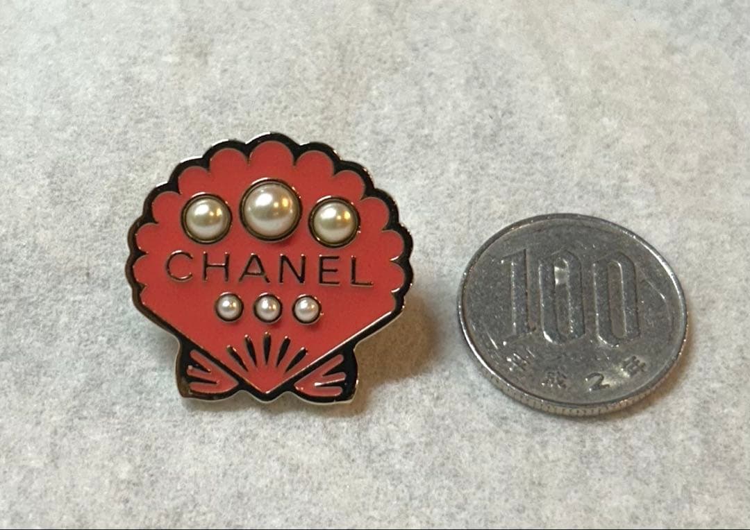 CHANELシャネル　ピンバッジ　ブローチ　貝パール　CCマーク
