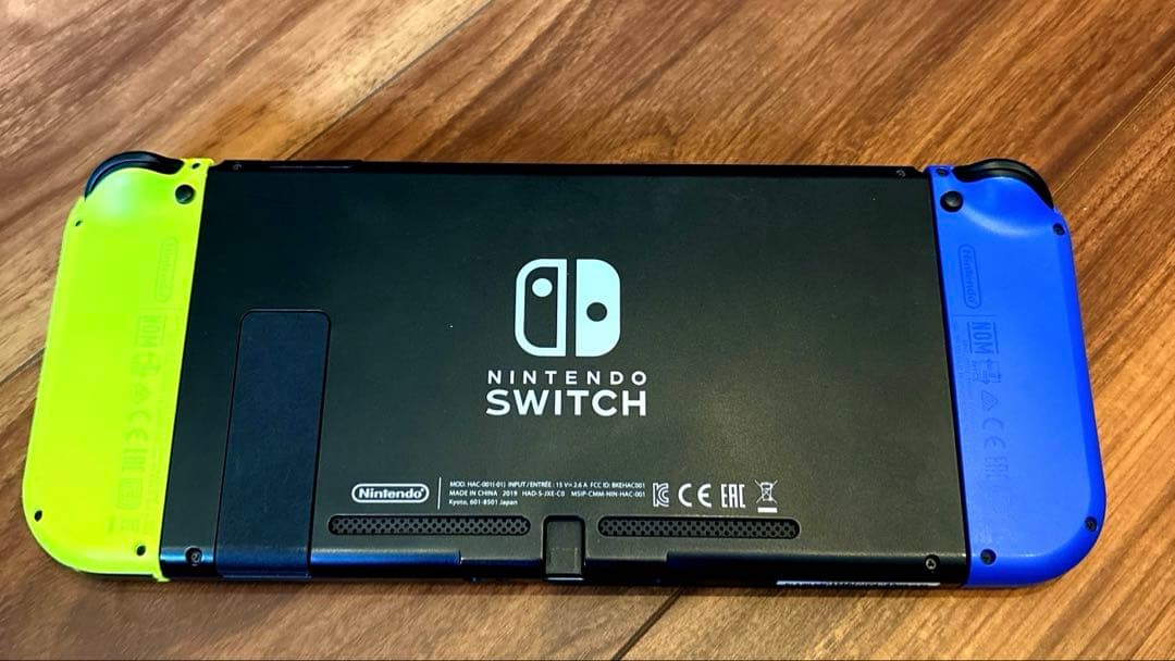 Nintendo Switch バーテリー強化版 コントローラー色注意