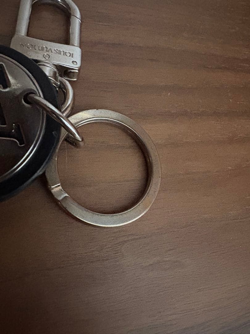 ルイヴィトン　キーホルダー・LV サークル