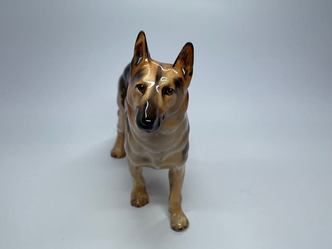 ロイヤルドルトン   シェパード 陶器　犬