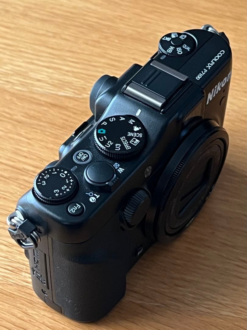 【Nikon COOLPIX P7100】コンパクトデジタルカメラ