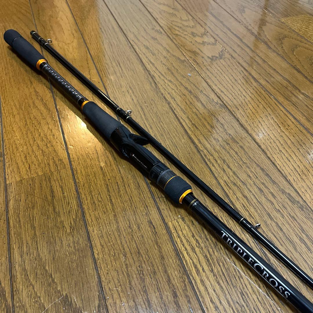 トリプルクロス　822H