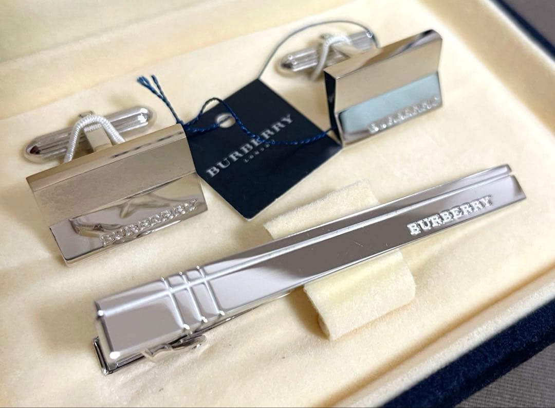 BURBERRY ネクタイピン＆カフスセット
