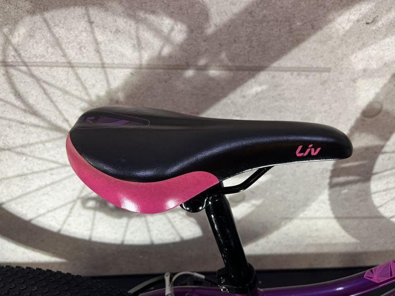 giant LIVパープル 20インチ キッズバイク 6速 Shimano