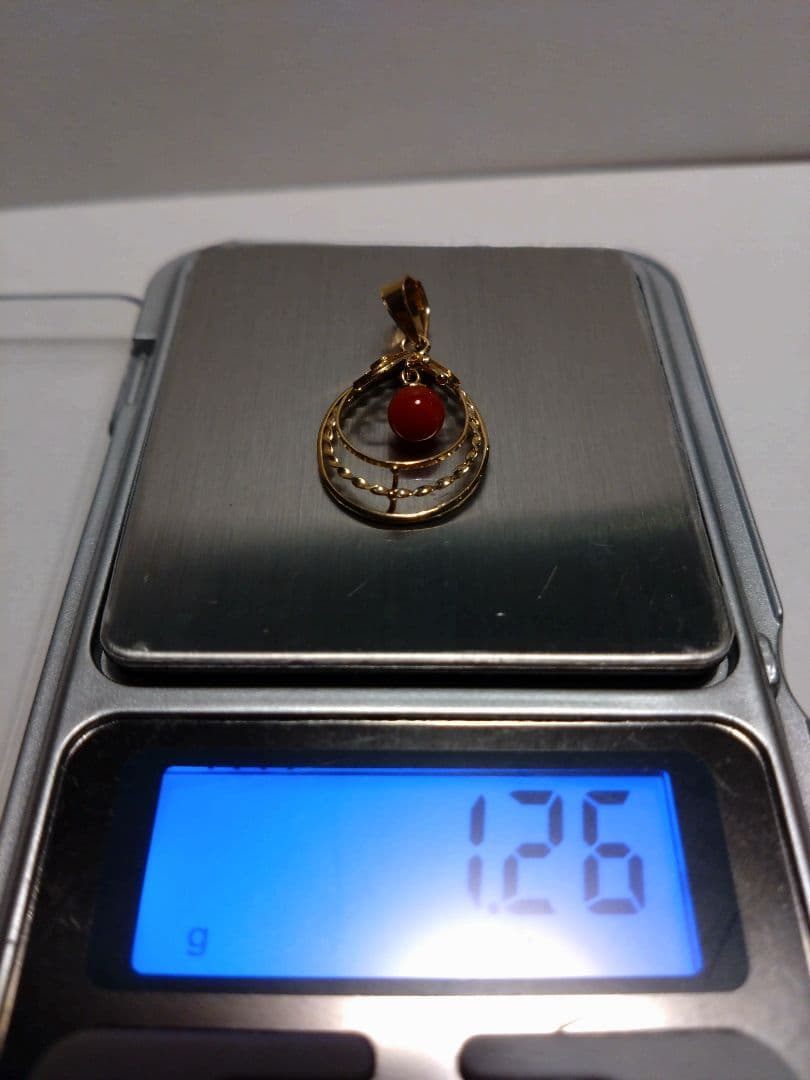 ミ*ザ様 K18　赤珊瑚　ネックレスペンダントトップ　チャーム　18金　貴金属