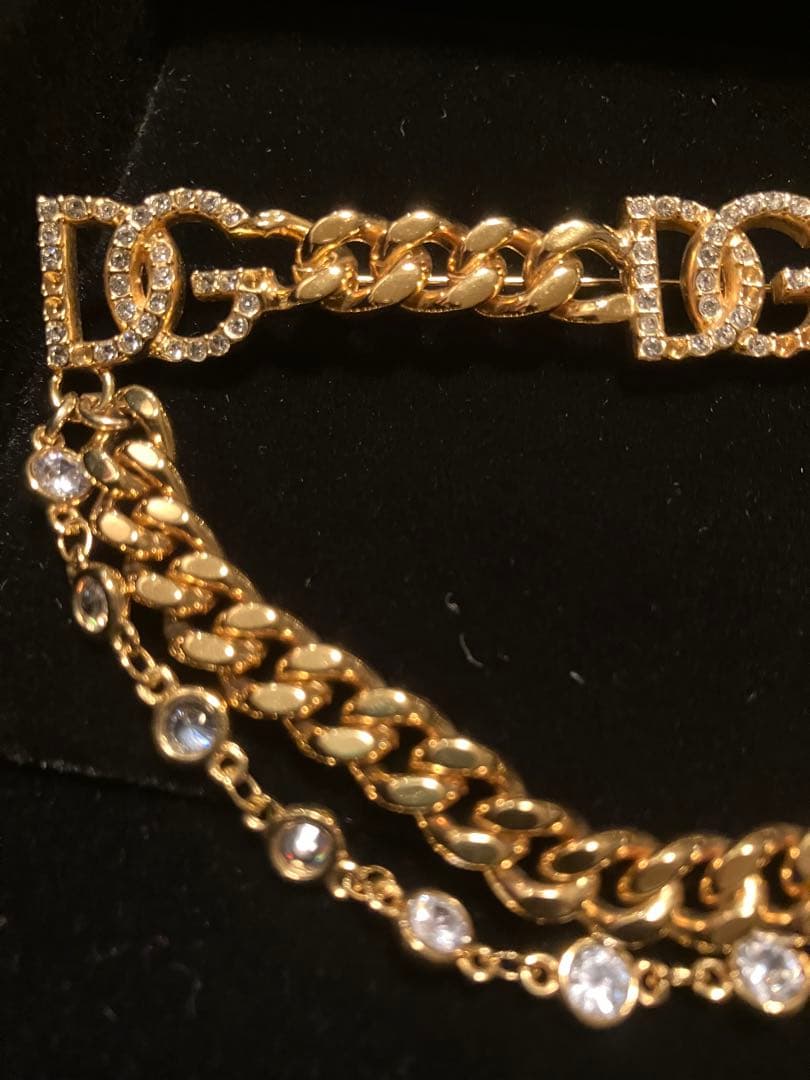 ドルチェアンドガッバーナ　ブローチ　ロゴ　ストーン　ゴールド