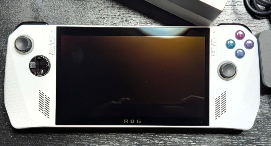 ASUS ROG Ally RC71L Z1E (化粧品による損傷）