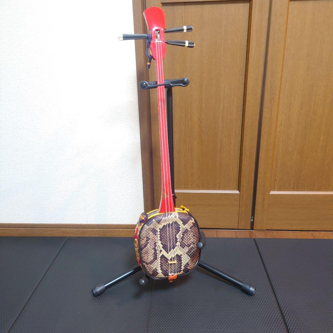 沖縄三線 人工皮 三味線 合皮 ヘビ皮柄 ⚠️漆剥がれ有ります　オマケでケース付