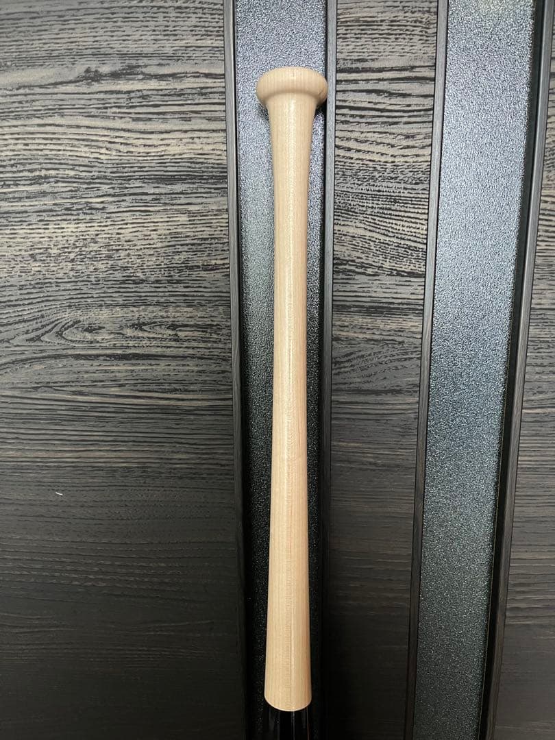 読売ジャイアンツ　巨人　岡本和真 #25　バット NPBマーク 支給品　実使用