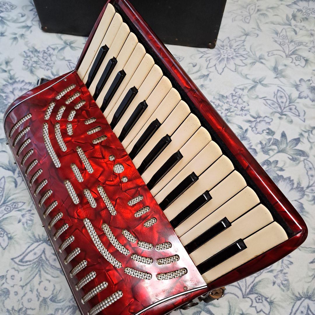 Italy製Recanati アコーディオン 30鍵 レッド、ケース付