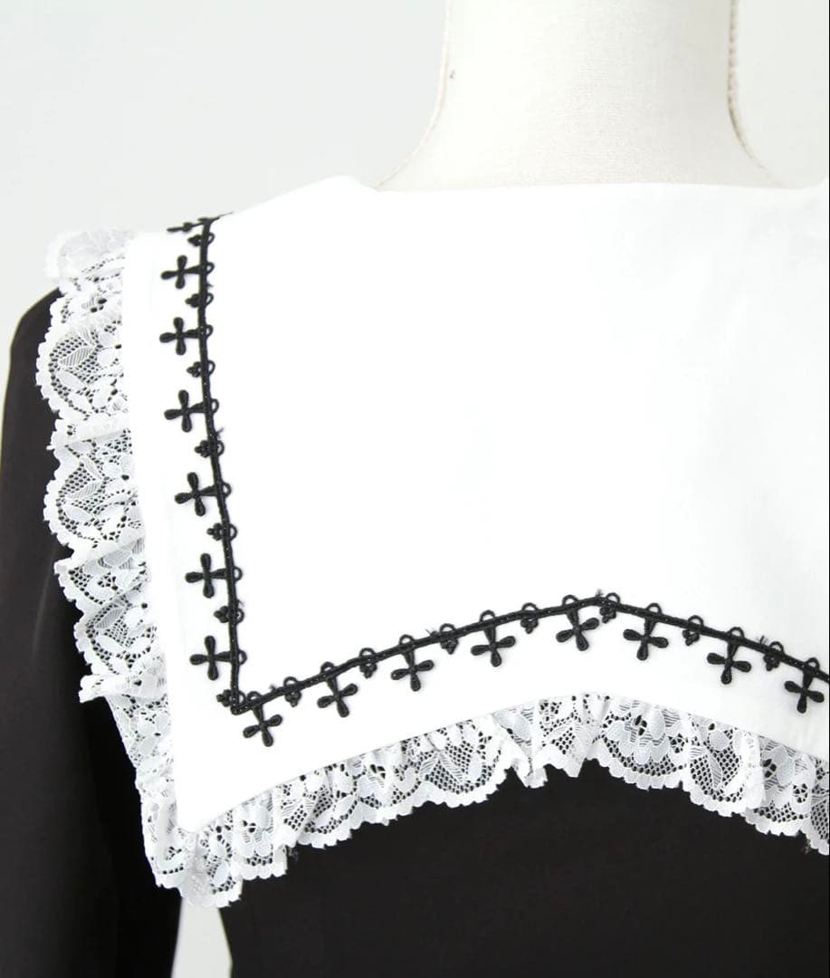 十字架クロススタッズチェーンレースアップフリルセーラーワンピース