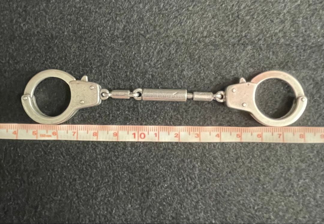 《希少》GUCCI 手錠型キーホルダー