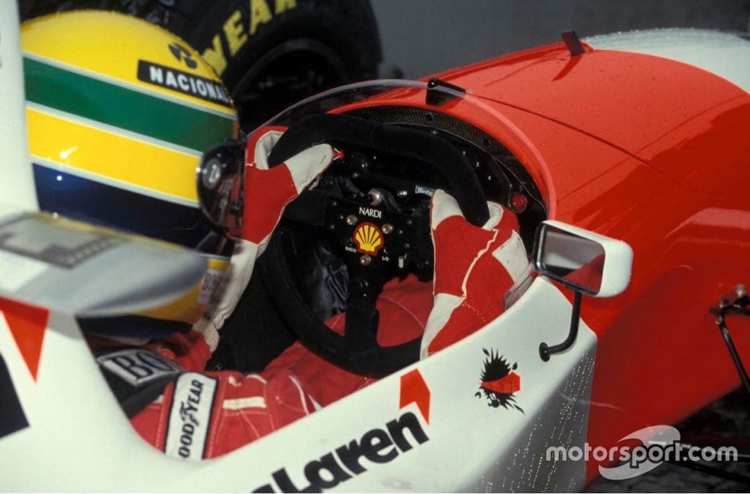 ケーターハムセブン用ステアリング NARDI スエード 3スポーク ステアリング