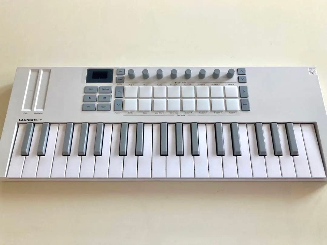 DTM・DAW Novation Launchkey mini37 mk4 White