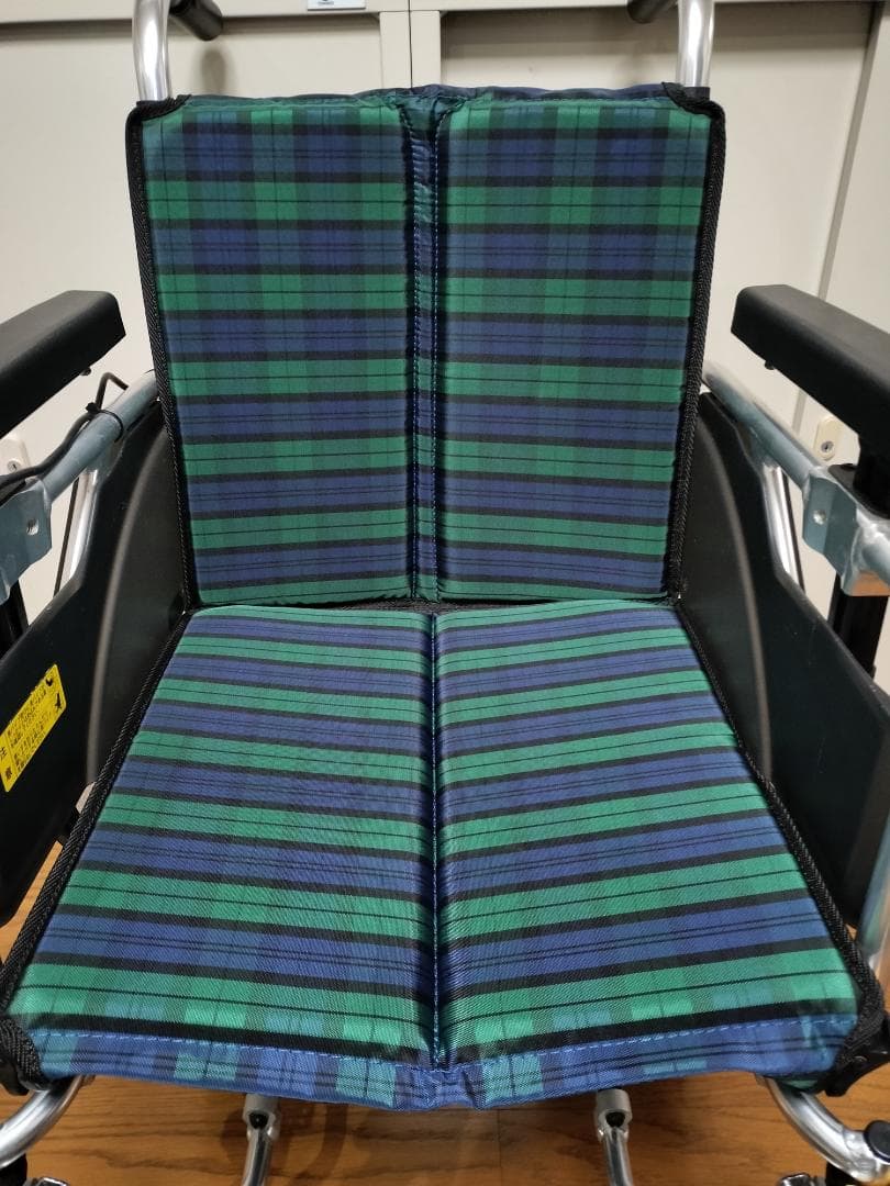 電動車椅子　MIKI SKT-JUX Plus　中古美車　バッテリー，充電器付き