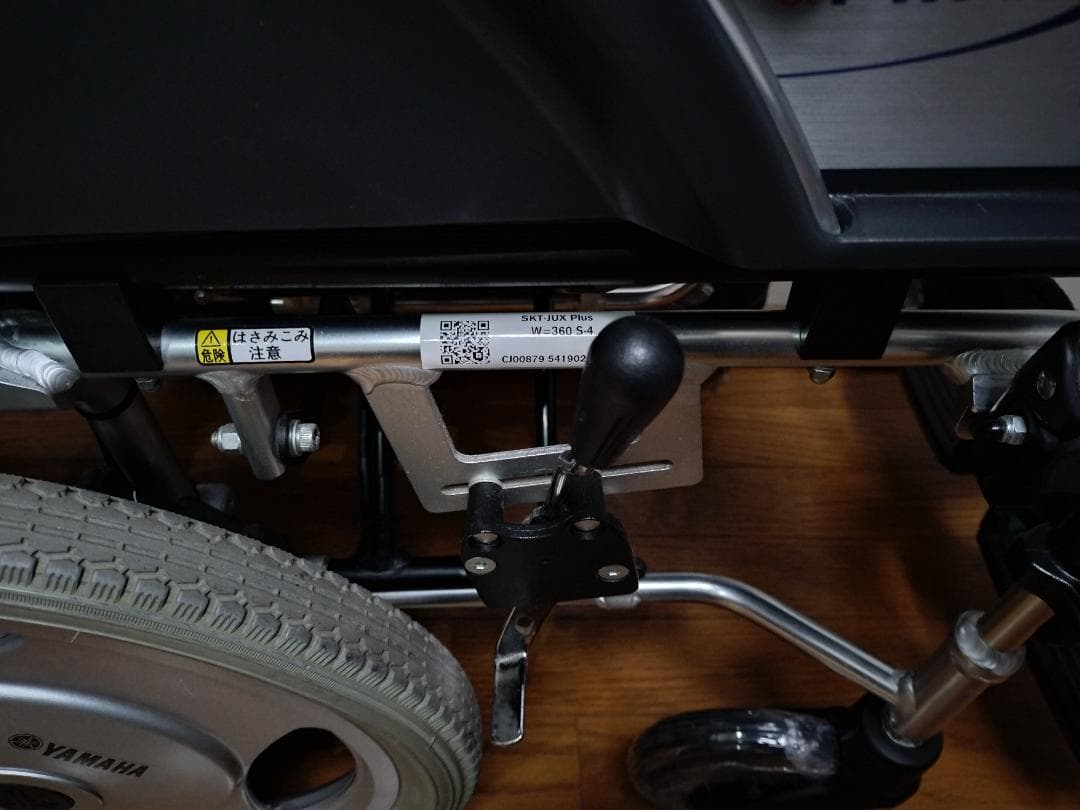 電動車椅子　MIKI SKT-JUX Plus　中古美車　バッテリー，充電器付き