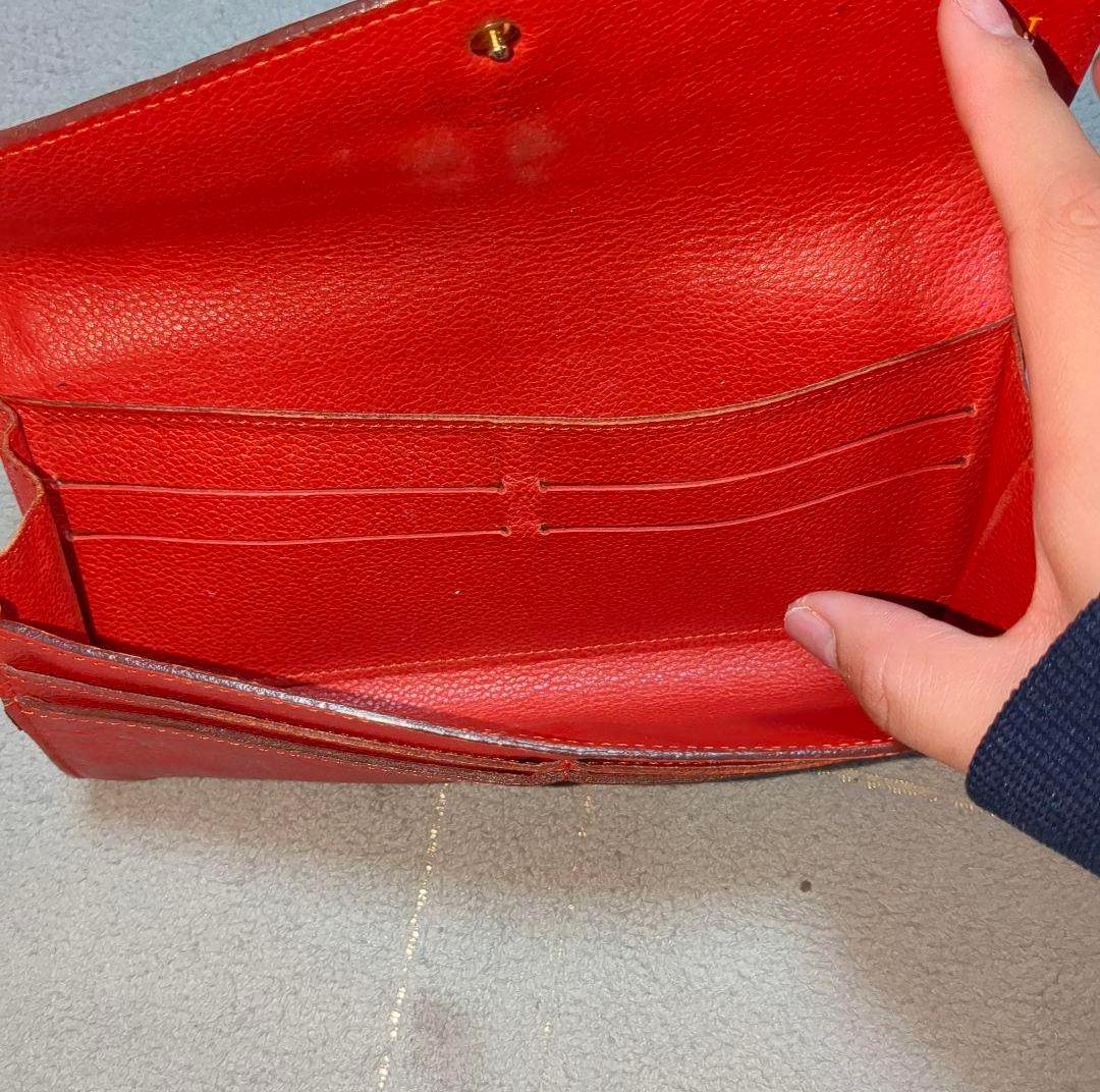 ルイ・ヴィトン エンボス加工 レッド長財布