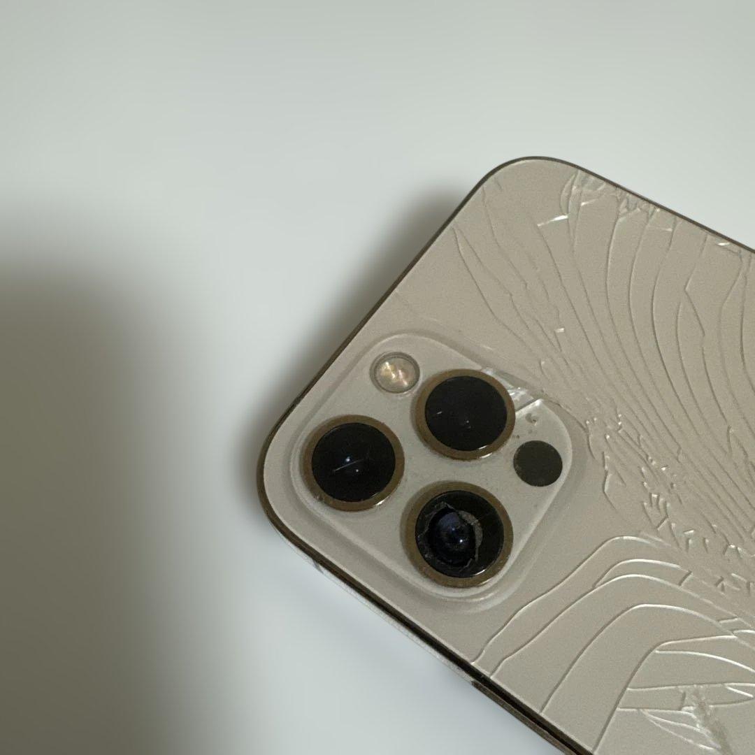 津田　iPhone12pro 128G 背面　カメラレンズ割れ