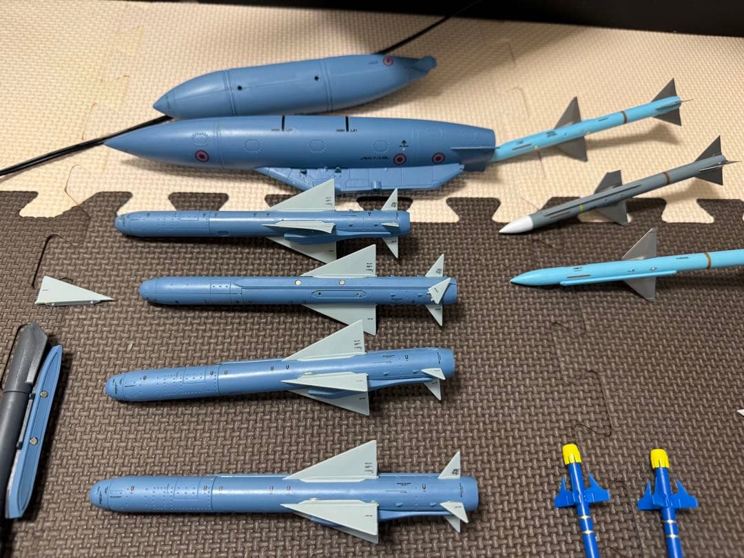 ディアゴステーニF-2A 戦闘機　専用ディスプレイケース付き