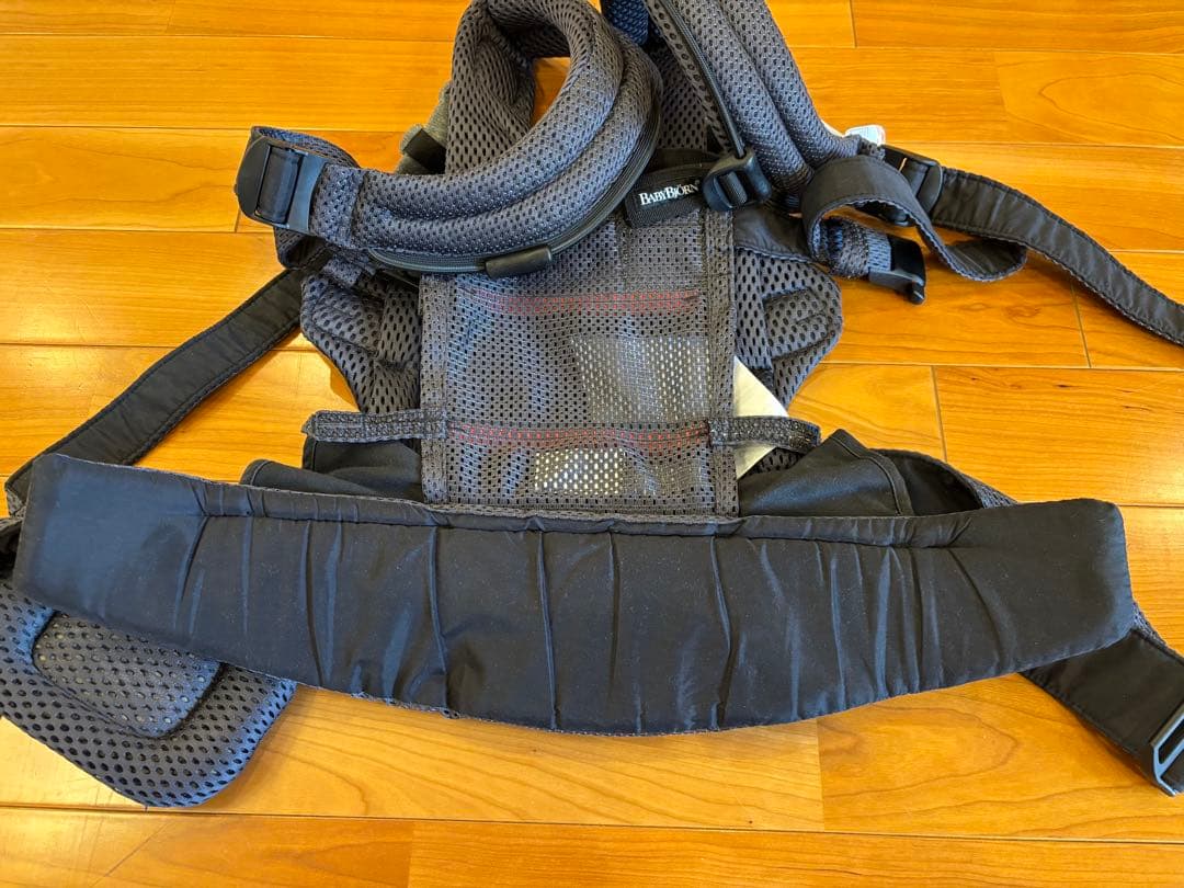 【美品】ベビービョルン ベビーキャリアHARMONYアンスラサイト　収納カバー付